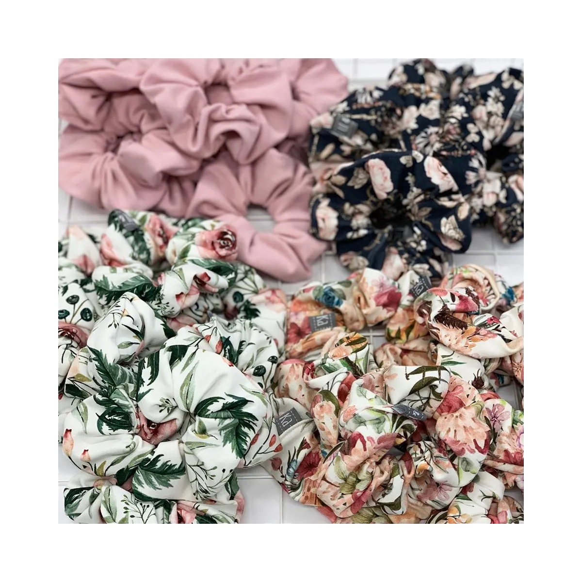 Flower hair scrunchies - ULKA